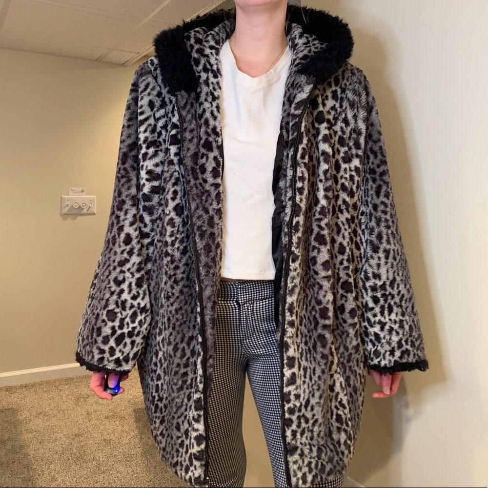 LEOPARD COAT